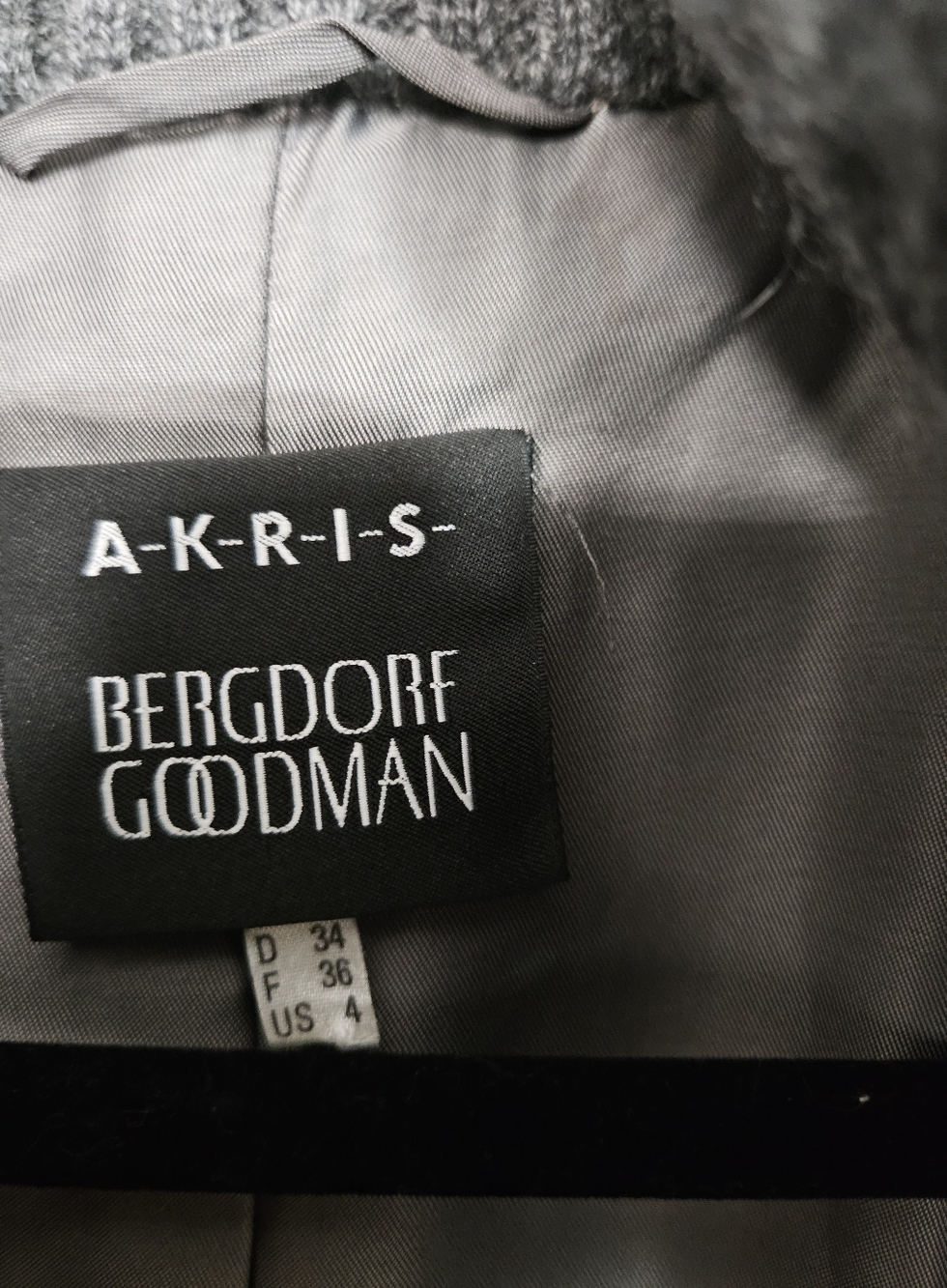 Akris X Bergdorf Goodman Punto Charcoal Gray Wool Blend Stand-Collar Coat - Picture 8 of 8